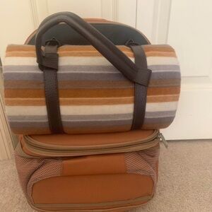 Brand New Party of 4 Picnic Backpack with lots of goodies